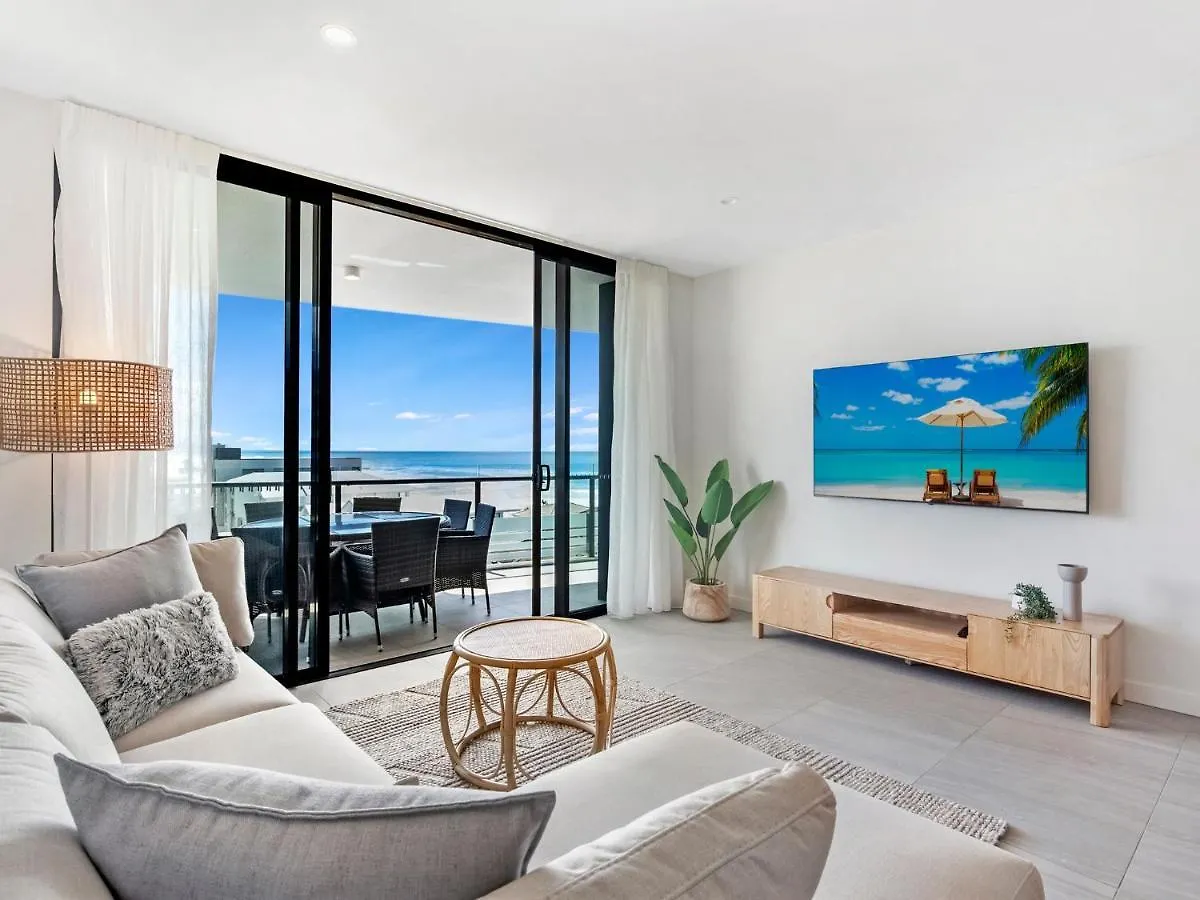 Luxury Central Palm Beach Apartment With Rooftop Pool - Gchm Gold Coast 0*,  Australia