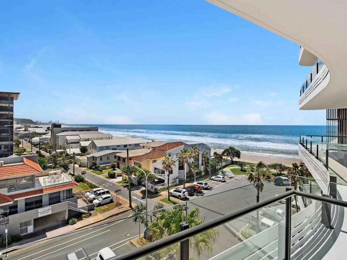 Luxury Central Palm Beach Apartment With Rooftop Pool - Gchm Gold Coast